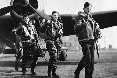 I giubbotti di volo dei piloti RAF giubbotto pilota aviatore militare seconda guerra mondiale